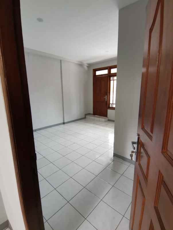 dijual rumah jl pondok kelapa raya