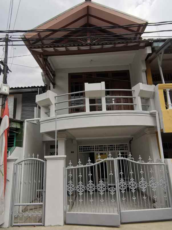 dijual rumah jl pondok kelapa raya