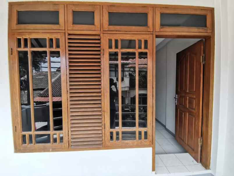 dijual rumah jl pondok kelapa raya