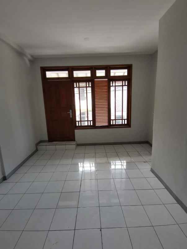 dijual rumah jl pondok kelapa raya