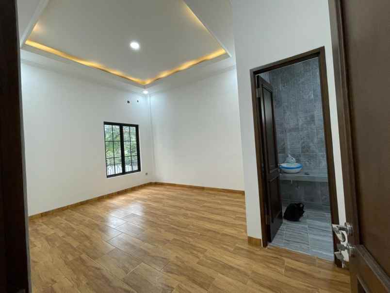 dijual rumah jl puncak rinjani golf no