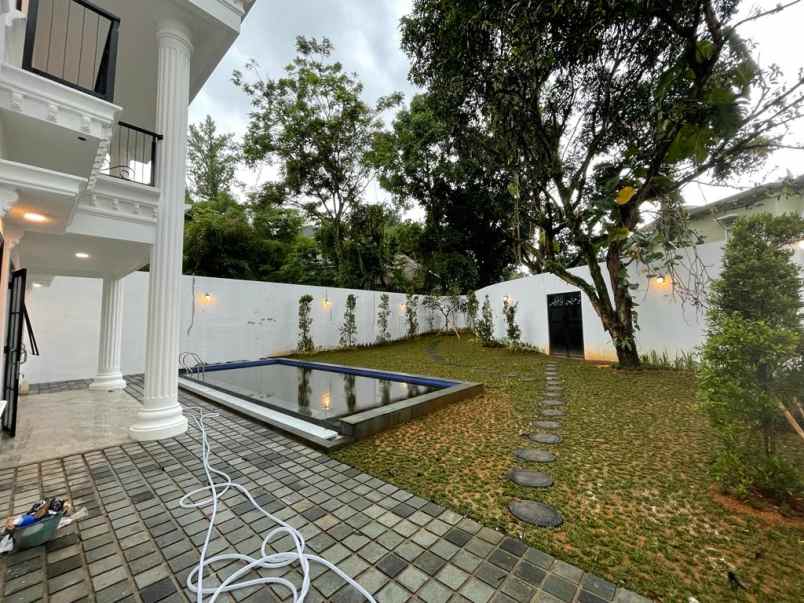 dijual rumah jl puncak rinjani golf no