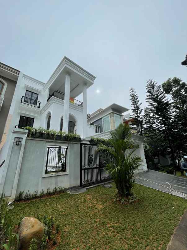 dijual rumah jl puncak rinjani golf no