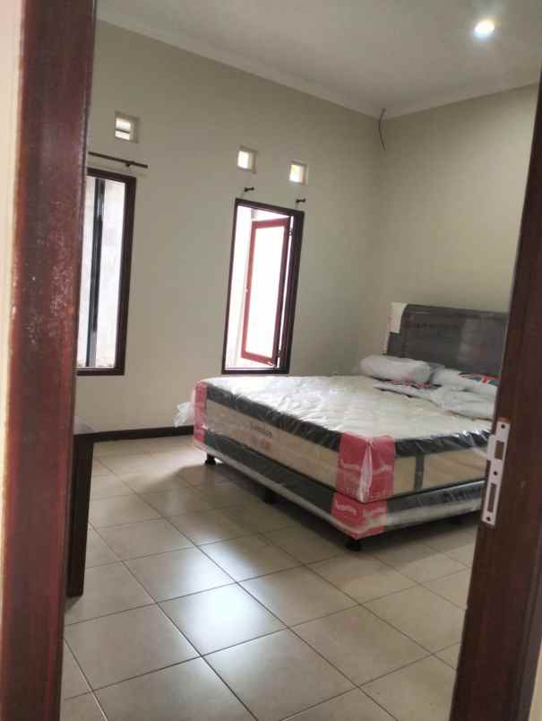 dijual rumah jl raya bogor sukabumi