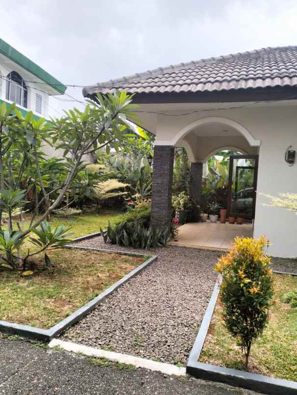 dijual rumah jl raya bogor sukabumi