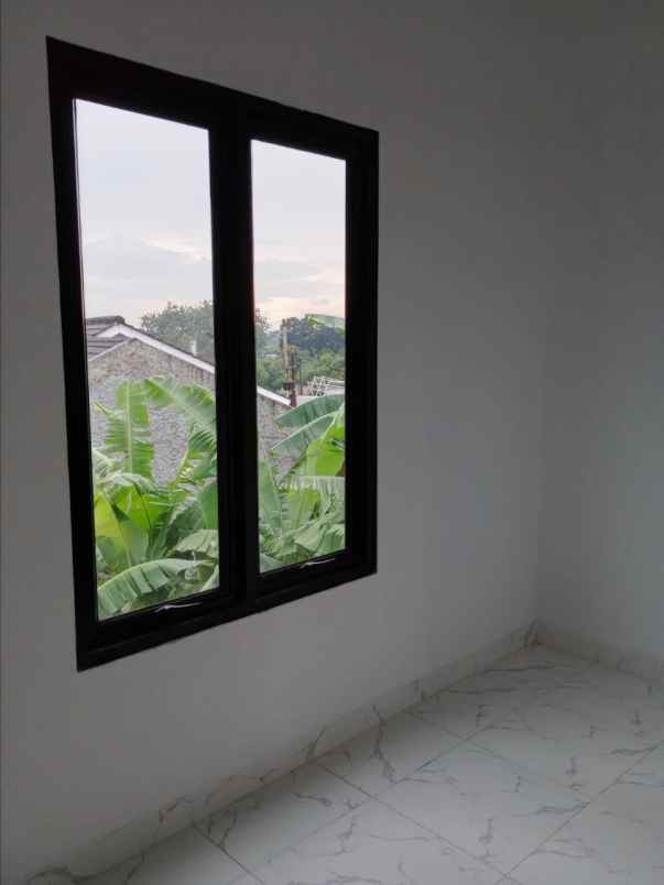 dijual rumah jl raya cilodong depok