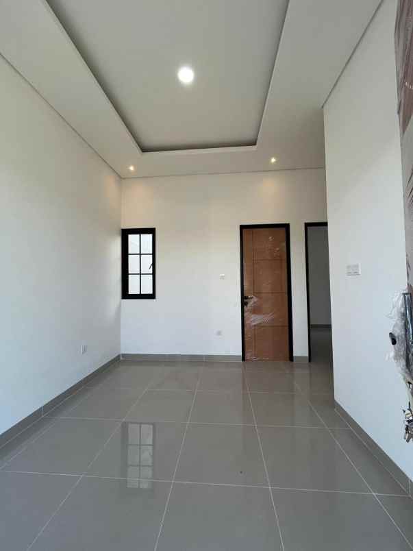 dijual rumah jl raya dago cikuda kec