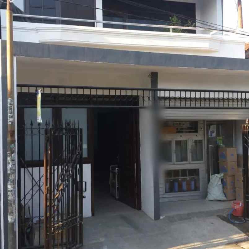 dijual rumah jl raya dupak