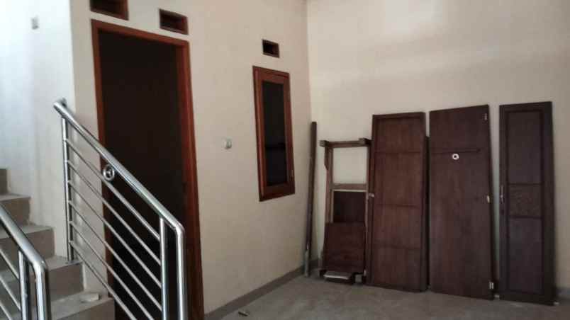 dijual rumah jl raya munjul cipayung