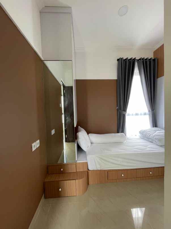 dijual rumah jl raya serua bojongsari depok