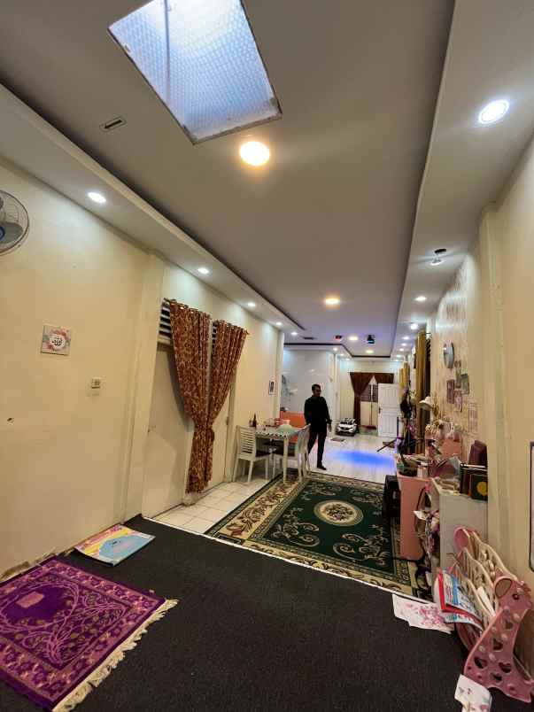 dijual rumah jl sekuntum