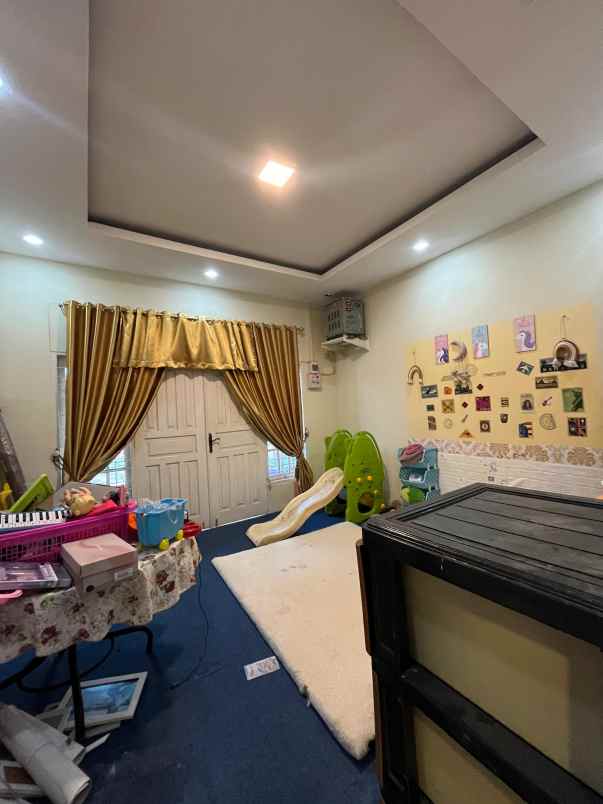 dijual rumah jl sekuntum