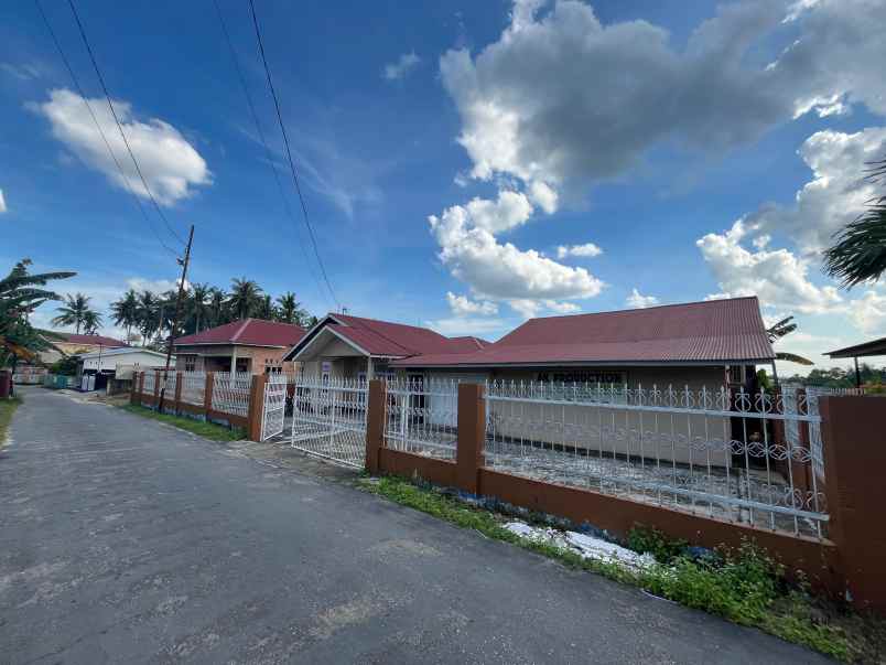 dijual rumah jl sekuntum