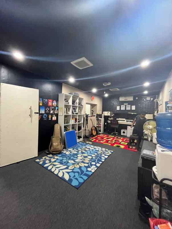 dijual rumah jl sekuntum