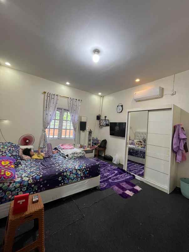 dijual rumah jl sekuntum