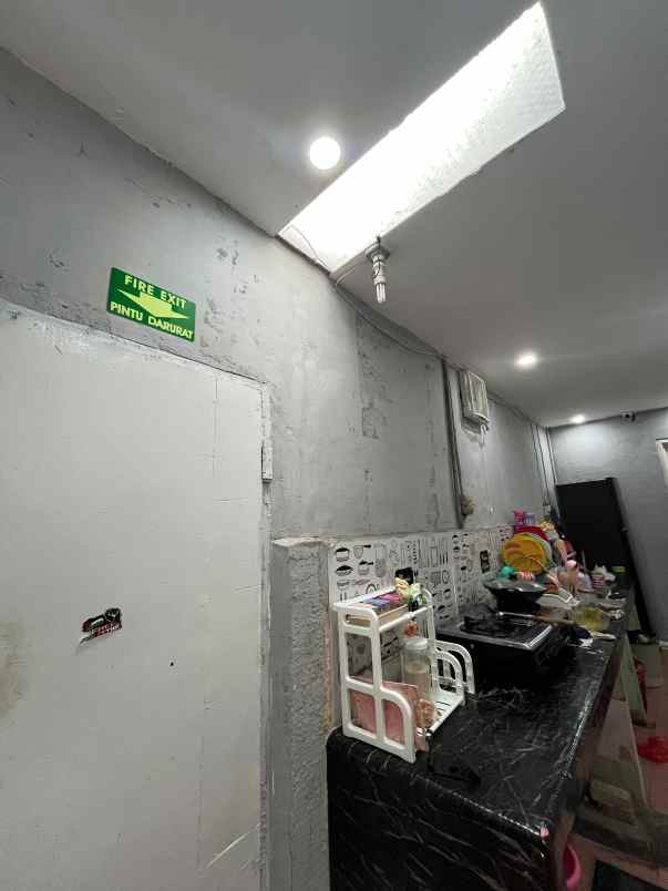 dijual rumah jl sekuntum