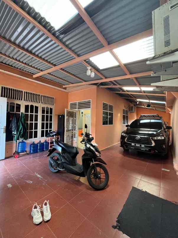 dijual rumah jl sekuntum