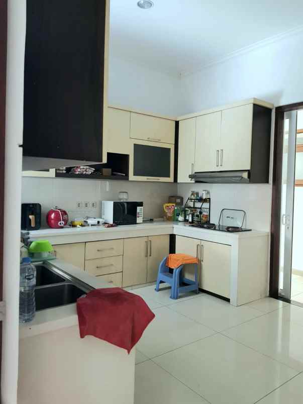 dijual rumah jl setiabudi