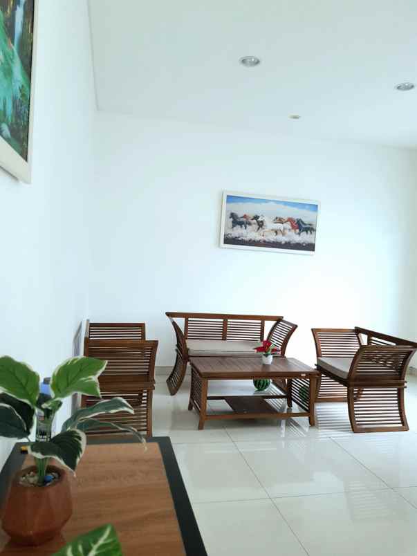 dijual rumah jl setiabudi