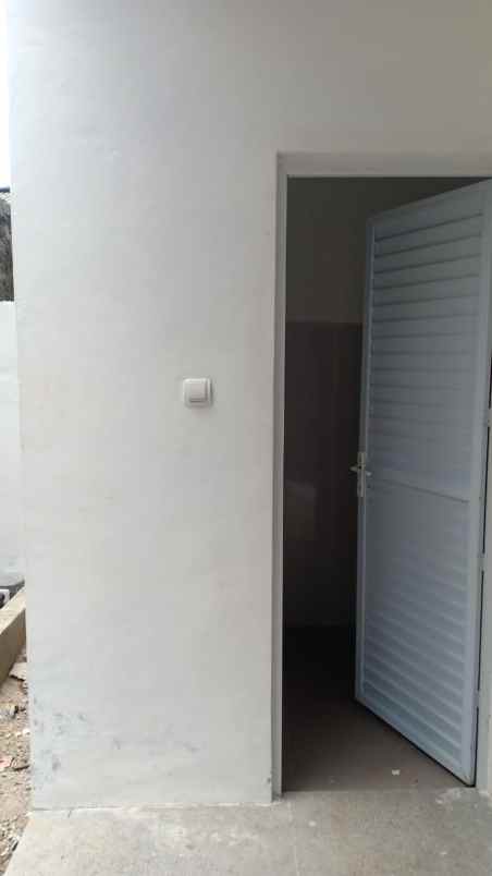 dijual rumah jl siliwangi pondok benda