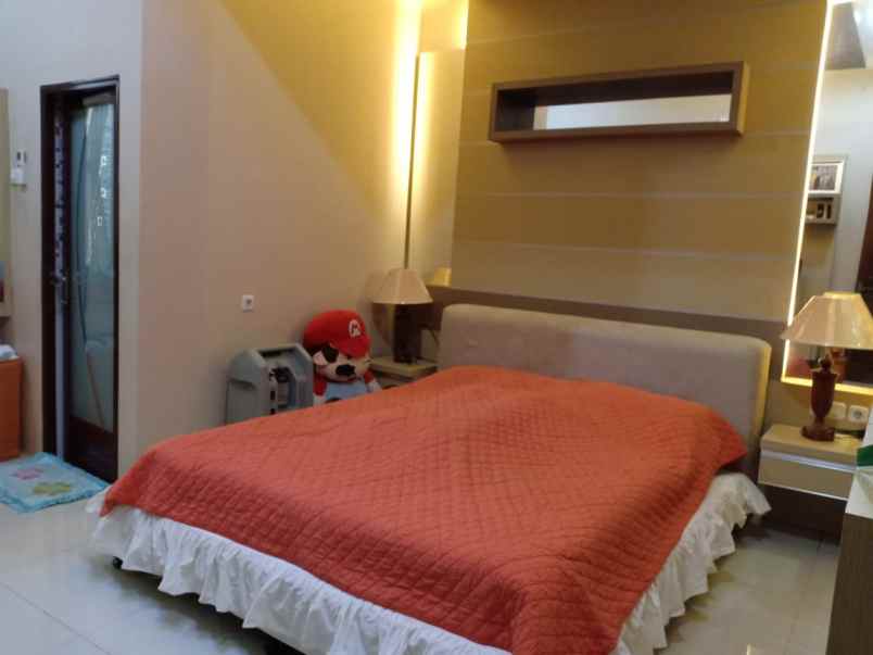 dijual rumah jl simponi karawaitan