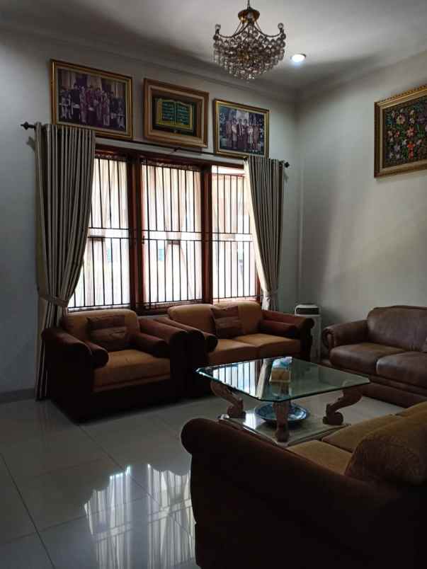 dijual rumah jl simponi karawaitan