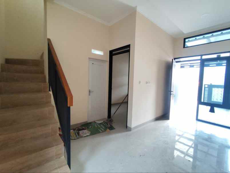 dijual rumah jl smp1 cimekar cinunuk