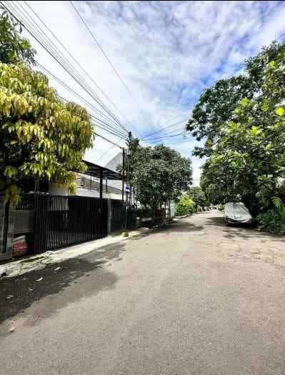 dijual rumah jl sri ayu bkr kembar