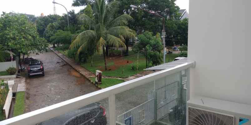 dijual rumah jl thata boulevard