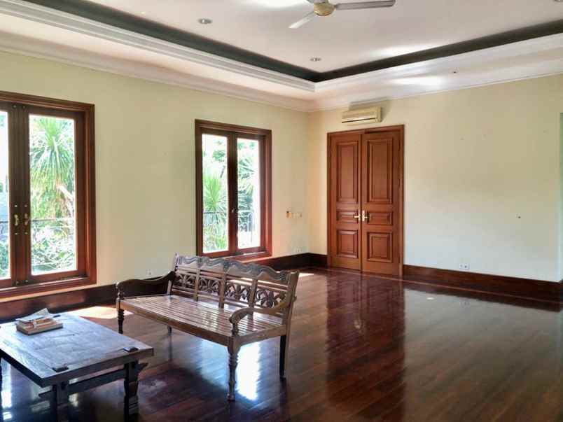 dijual rumah jl tulodong bawah senayan