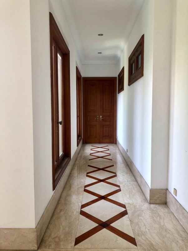 dijual rumah jl tulodong bawah senayan