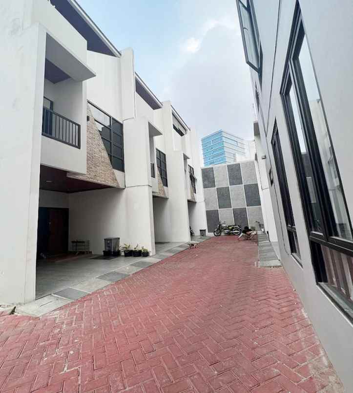 dijual rumah jl utan kayu jakarta timur