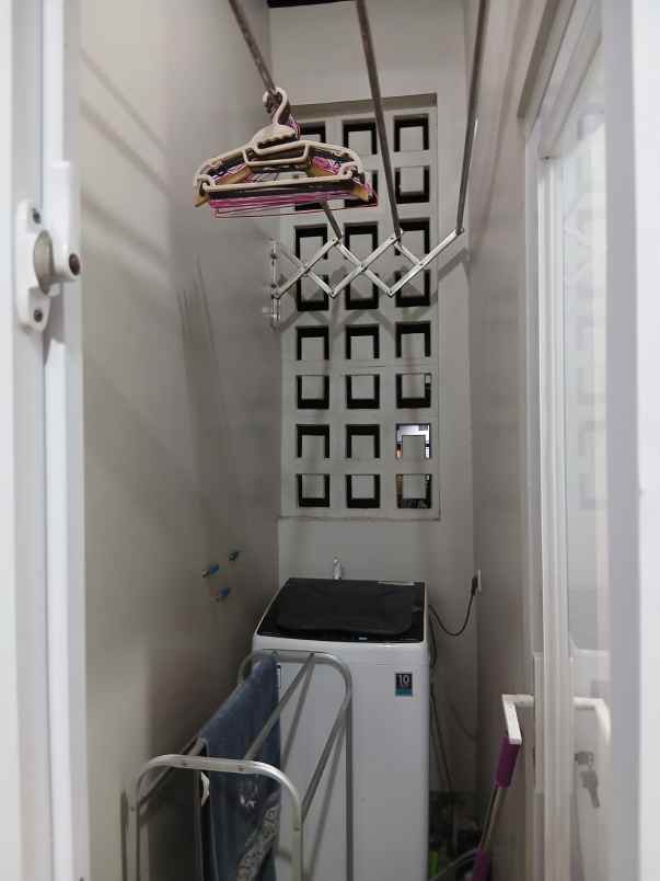 dijual rumah jl wates km 10