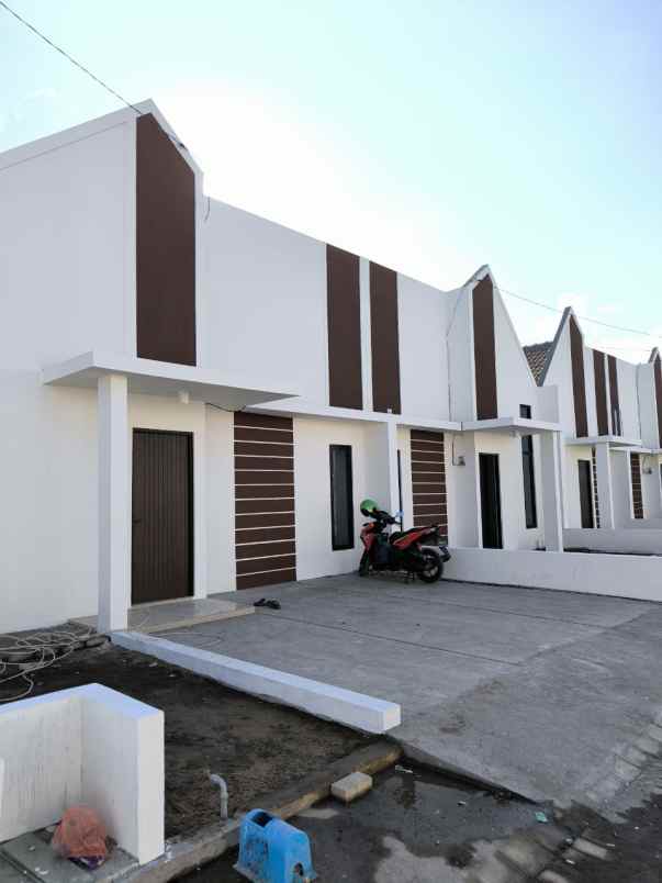 dijual rumah jl wonorejo timur indah