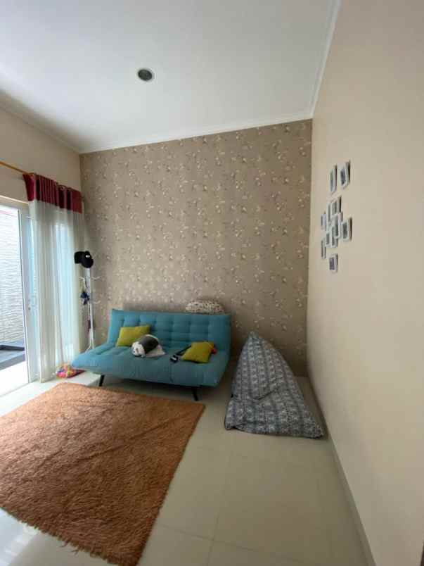 dijual rumah jln hj naman pondok kelapa