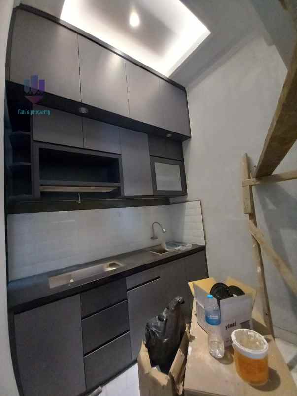 dijual rumah jln jagakarsa