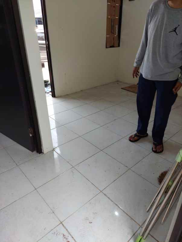 dijual rumah jln kota wisata cibubur