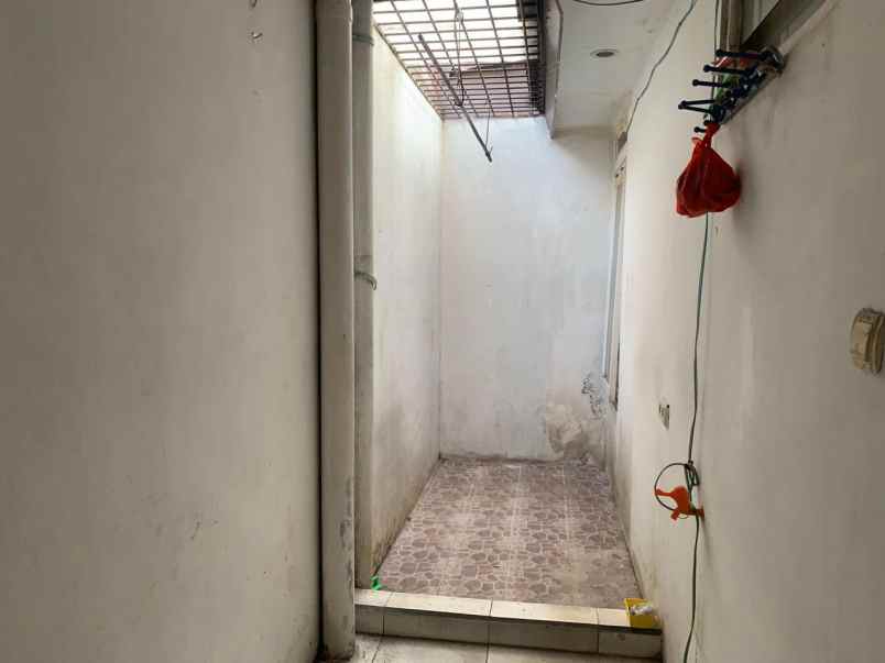 dijual rumah jurangmangu barat