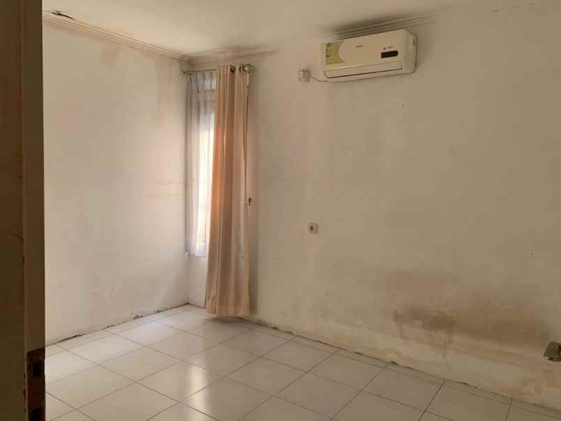 dijual rumah jurangmangu barat