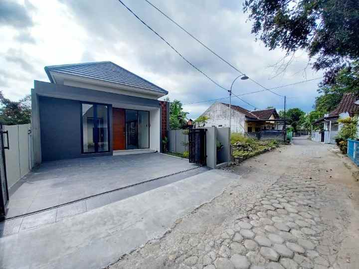 dijual rumah kalasan sleman yogyakarta