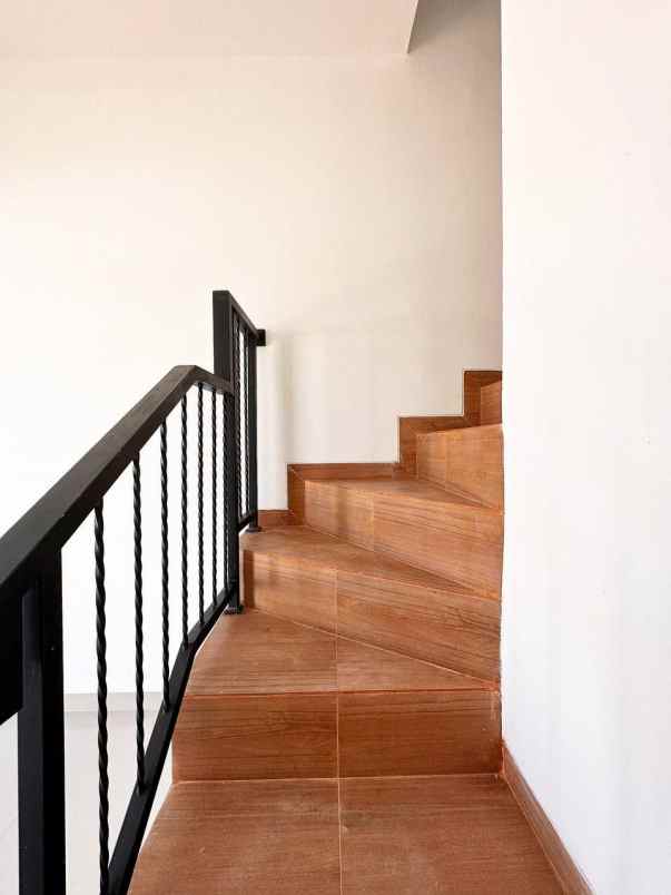 dijual rumah kalisari pasar rebo