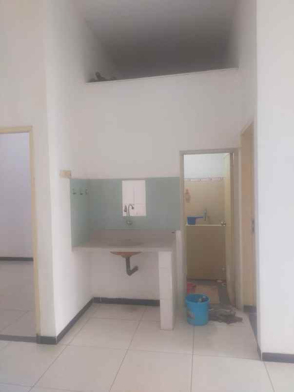 dijual rumah karang empat