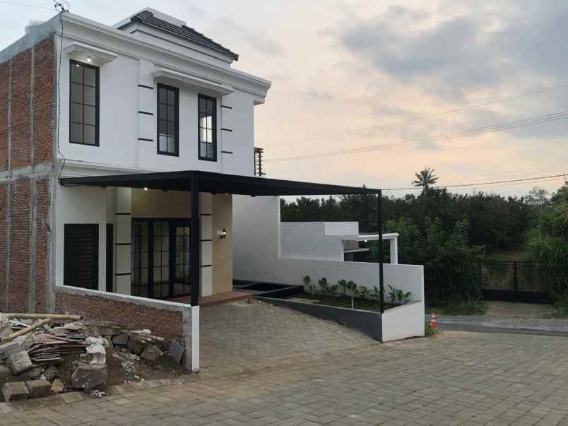 dijual rumah karangploso malang jawa timur