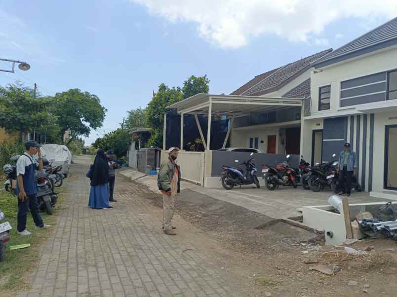 dijual rumah kavling polda wage taman