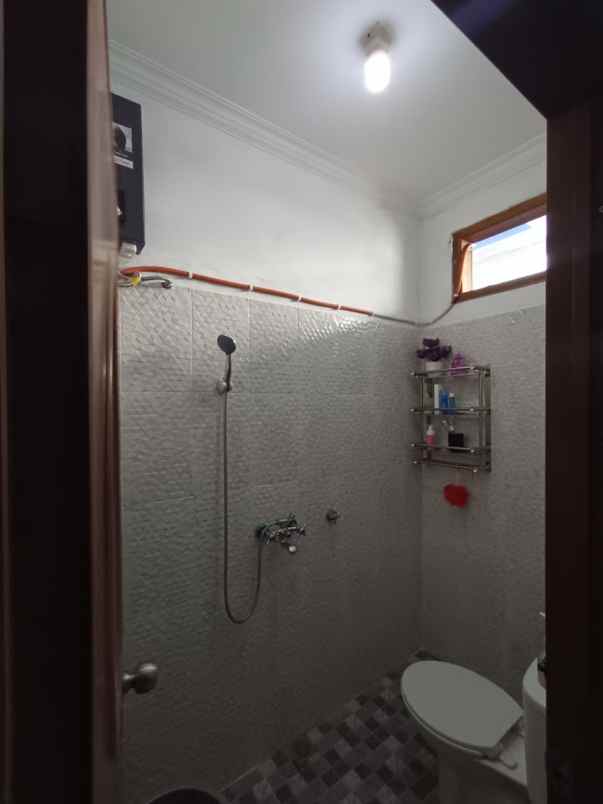 dijual rumah kavling sariwangi full bangunan 3 lantai