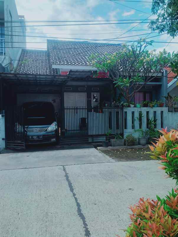 dijual rumah kawaluyaan soekarno hatta