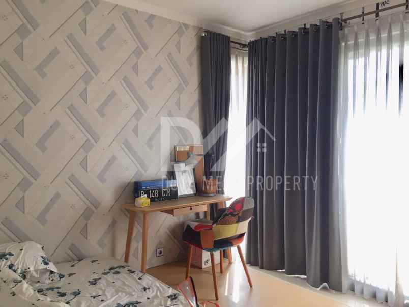 dijual rumah kebayoran residence sektor