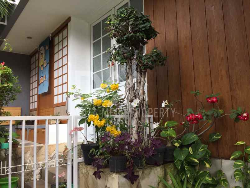 dijual rumah kebayoran residence sektor