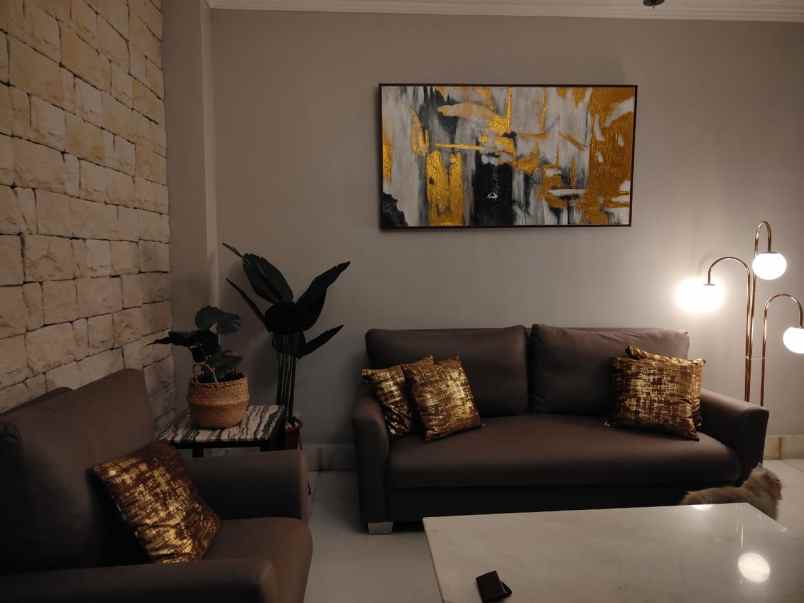 dijual rumah kebon jeruk jakarta barat