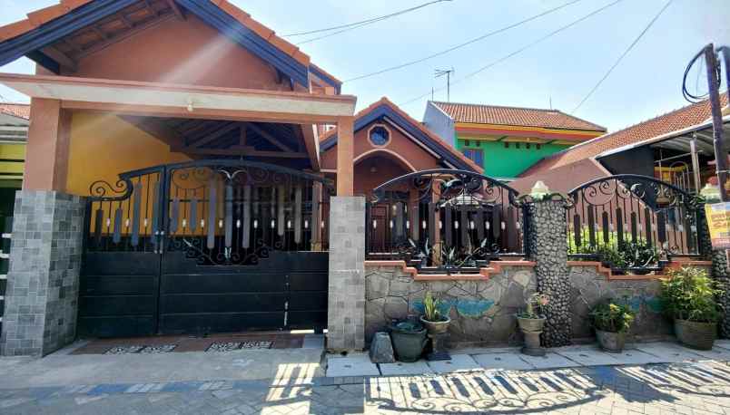 dijual rumah kebonsari